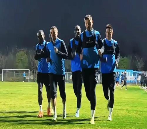 大连申花都是地狱开局,四路司机撑到几轮彭莱组合PK拉唐+盖伊