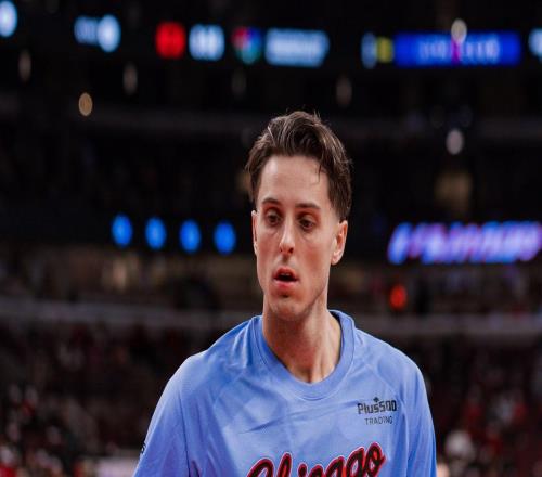 官方：公牛中锋扎克科林斯接受右脚手术，赛季报销