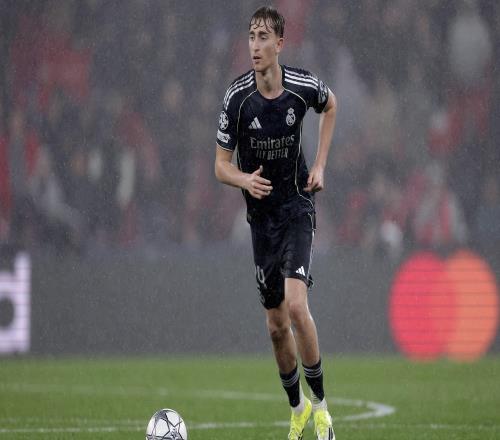 皇马官博发赫伊森道歉遭质疑:个人账号不道歉吗起码录个视频