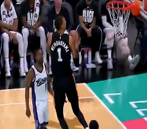 随着火箭2分惜败，国王16连败，西部最新排名出炉！马刺8连胜