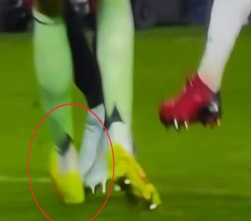 库尔图瓦踩脚断送机会龙赛罗发表不满评论：对手过于夸张倒地这就是一场表演_西甲直播