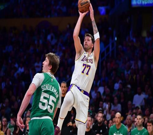 东契奇:我们得借鉴绿军上手拉拽我和詹姆斯还在努力磨合