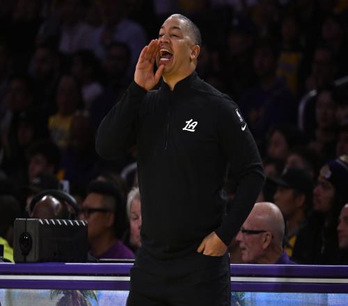 卢对球员们的拼搏精神表示赞赏近期两场失利只是缺少一些好运气_NBA直播