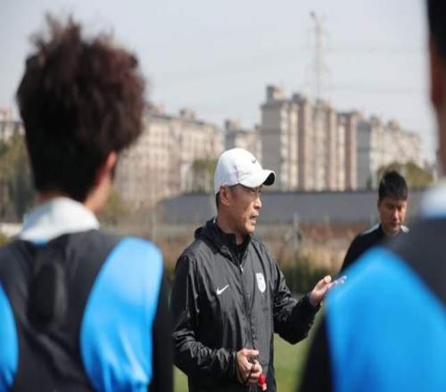 阿奇姆彭战旧主,大连约战中甲队+河南队曹海清+宋岳有球训练