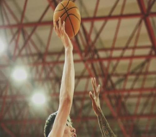 中国男篮公布14人名单,余嘉豪直接赴日本