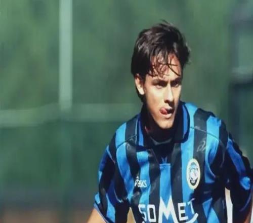 24场1球!引皇马、拜仁、尤文、米兰豪门竞逐!18岁小孩凭什么