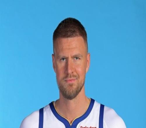 【早报】晚高峰人挤人!卡里克带队6轮狂砍16分!