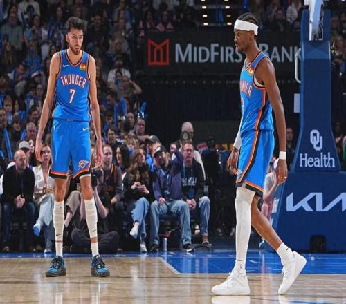 掀翻联盟第1,登顶战力第1!文班21+17+6大爆发,马刺露冠军相