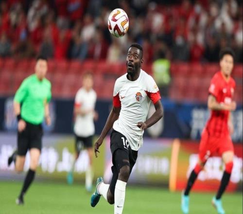 33岁康瓜官宣6月退役！中超两年拼出真心，正当打说再见太可惜