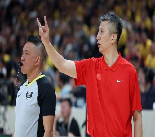 体坛午爆中国男篮世预赛14人名单公布，曼联一球小胜埃弗顿