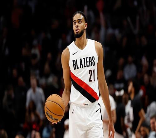 前脚刚刚被开拓者裁掉,侧翼新星后脚就从灰熊得到了十日短合同