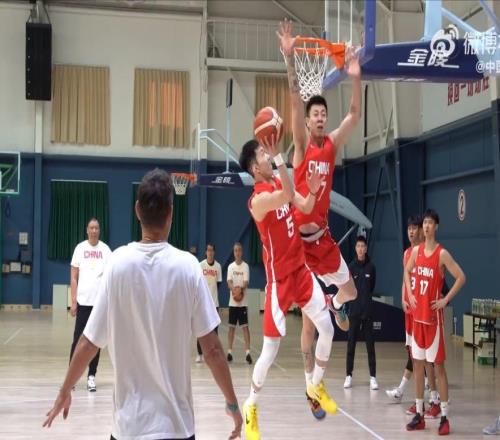 中国男篮“生死战”名单公布，赵继伟回归，徐杰、曾凡博落选