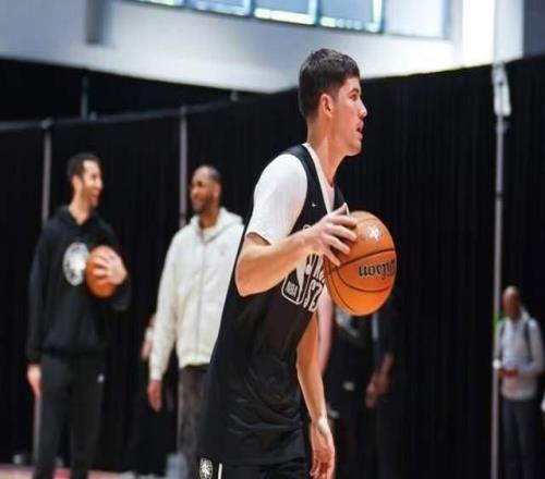 火箭队迎战克星,阿门缺阵防守下滑,12+3射手上位,启用第三后卫