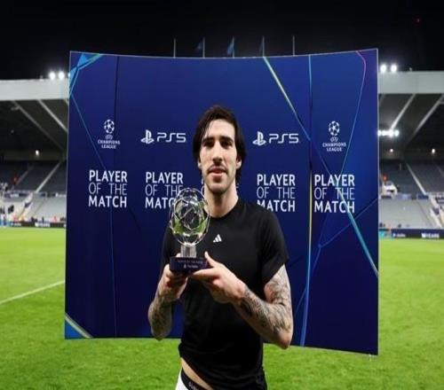 首开记录,托纳利当选纽卡vs卡拉巴赫全场最佳球员