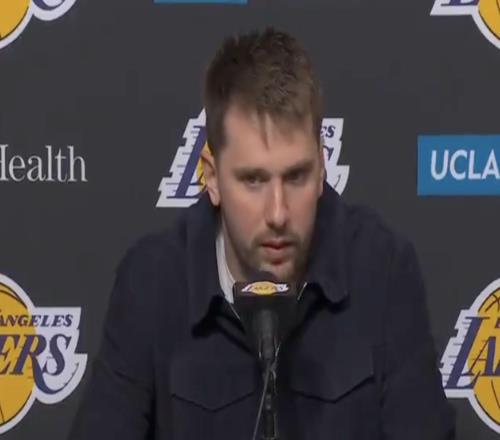 东契奇谈最后拒投三分:我知道自己是空位,但觉得距离远了点