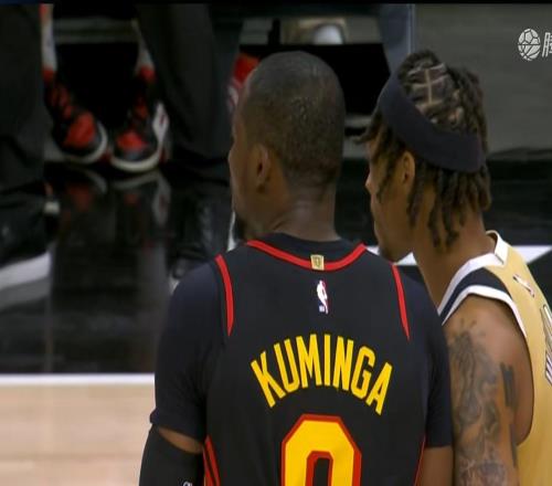 首秀狂轰27分赛季新高！库明加离开勇士变詹皇，库里科尔追悔莫及