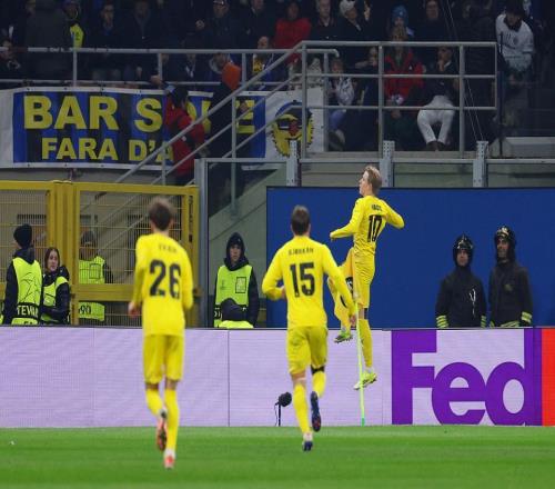 5.5万人口小镇奇迹!首次踢欧冠即进16强35天连斩3豪门+双杀国米