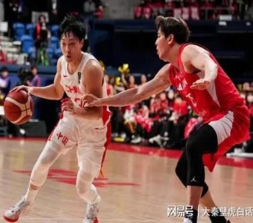 就在刚刚,中国男篮12人大名单出炉,郭士强“听劝”,胡明轩落选