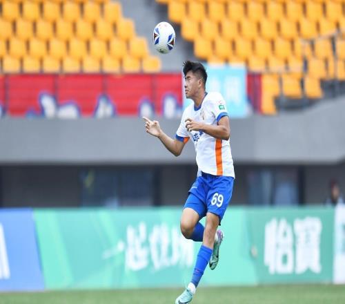 鲁能足校发力!30万租借费,泰山队19岁新星租借铜梁龙一年