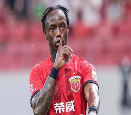 贪便宜吃大亏蓉城30万欧买的外援如今根本卖不掉彻底沦为大包袱