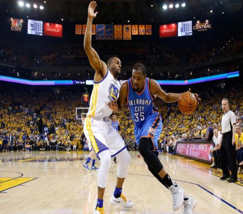 16年西决,雷霆3:1领先勇士,为何却惨遭大逆转,双少发挥如何