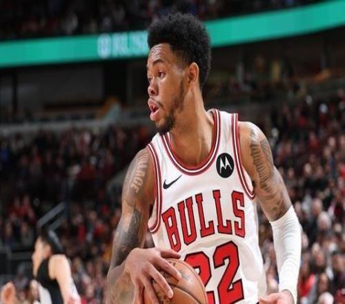 曝安芬尼西蒙斯手腕骨折伤势加重暂无恢复时间表