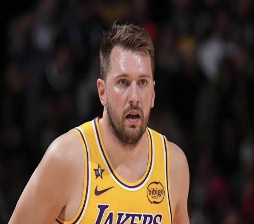 美媒解读东契奇拒投绝杀后唇语：詹姆斯让我传球，我就传了