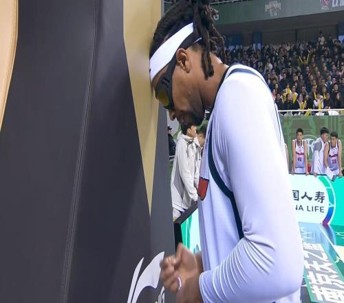 裁掉萨林杰+签下摩西布朗广东被曝欲补强内线，朱芳雨点名要人