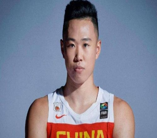 男篮3场世预赛总结：2人不能用，2将需调整，3球员能扛大旗