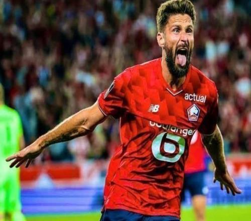 39岁越老越妖！吉鲁闪击创造三大纪录，俱乐部300球铸就不老传奇