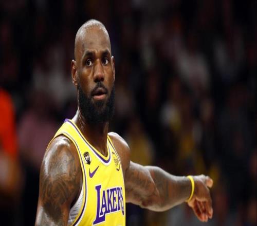 詹姆斯连续两场进关键球!无奈湖人防守拉胯、连败!