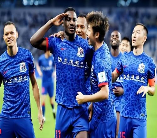 他前段时间还在支云试训,如今却又来到申花跟队训练,引发热议