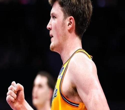 只用59场,他就成为新秀历史第一