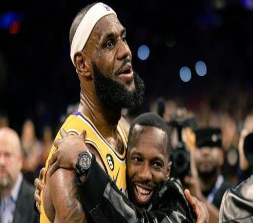 富保罗辟谣联手詹姆斯买NBA球队:我真的买不起