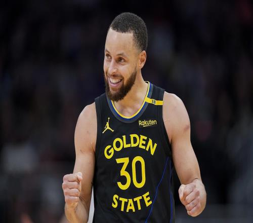 59场打破新秀三分球纪录,克尼佩尔未来能否去挑战库里的三分神话