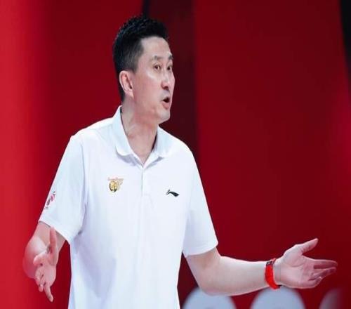 赛季报销,2米05悍将退出广东深夜发声,官宣决定,杜锋表态