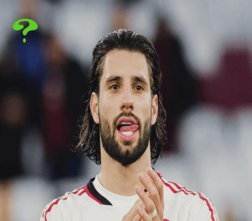 世界级中场被改造成边后卫跟队记者称斯洛特必须停止“浪费”