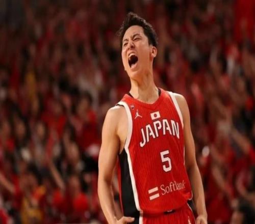 狂轰11分19助4板！男篮世预赛该庆幸他缺席：赵继伟真防不住他