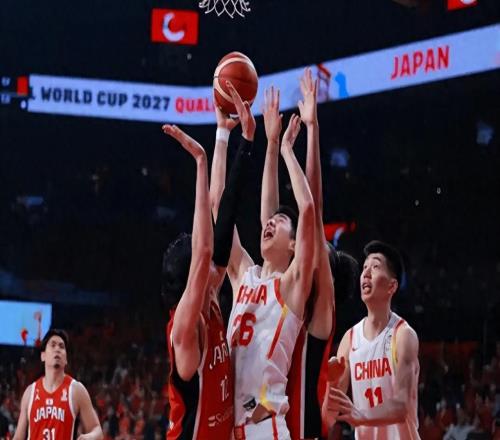 联赛场均4.8分,世预赛两战轰25分13板,球迷盛赞:国产第一3D