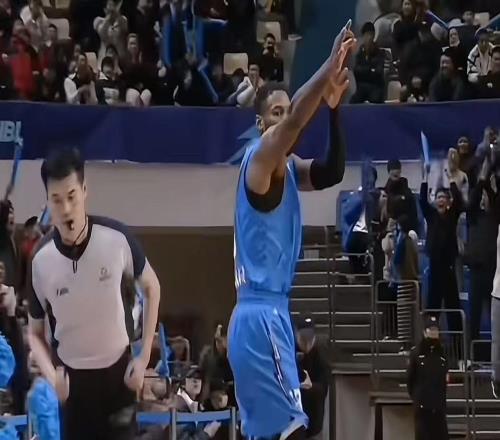 恭喜威姆斯！正式升任教练一职，未来有望执教广东队