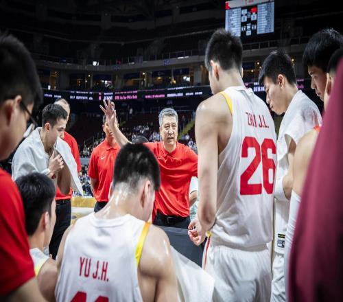 记者：赛后篮协主席、郭士强和赵睿都哭了，大家压力确实很大