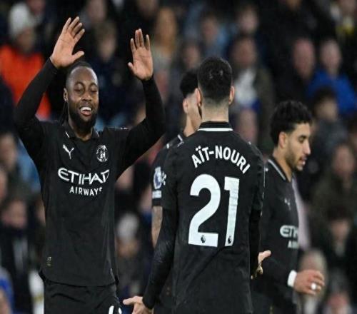 曼城10险胜利兹联，距离阿森纳只2分，英超争冠白热化