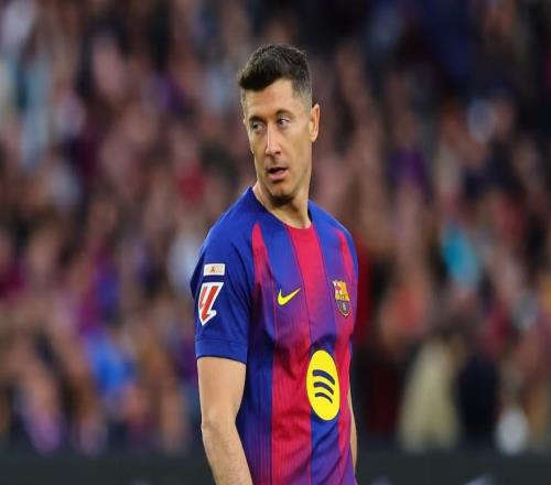 阿斯:考虑到欧冠即将到来,莱万接下来可能会佩戴面具出战