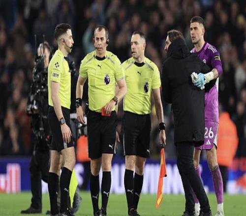 利兹联助教:曼城有拖延时间的行为,因此法尔克想询问情况