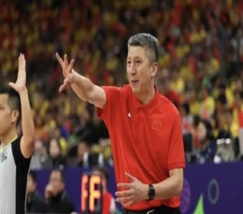 郭士强：中国男篮非常团结，连续两场逆转依靠为国而战的信仰