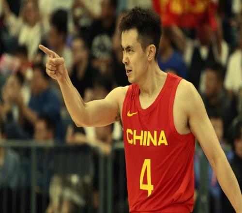 赵继伟8分!赵睿2+3,余嘉豪9+5,胡金秋6+2,中国男篮暂时落后1分