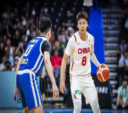 又一次拖了球队的后腿，中国队真不应该再招这位爱惹麻烦的球员了