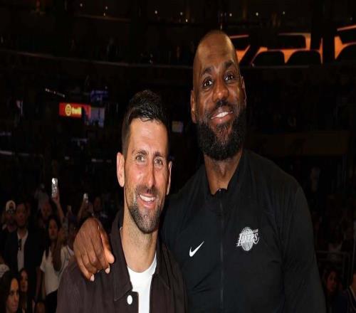 历史第一人会面!德约科维奇拥抱詹姆斯!