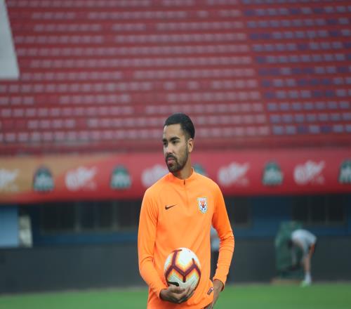 足球报揭秘泰山输给申花的秘密：后腰位置成关键，德尔加多表现成负分代表_中超直播