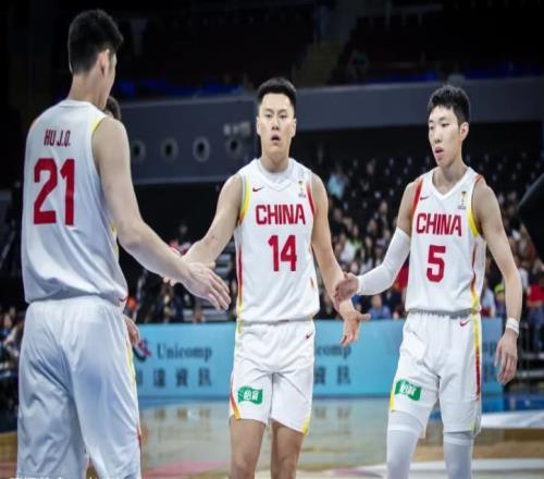 不是胡金秋,郭士强看好两小将,他们才是男篮的未来